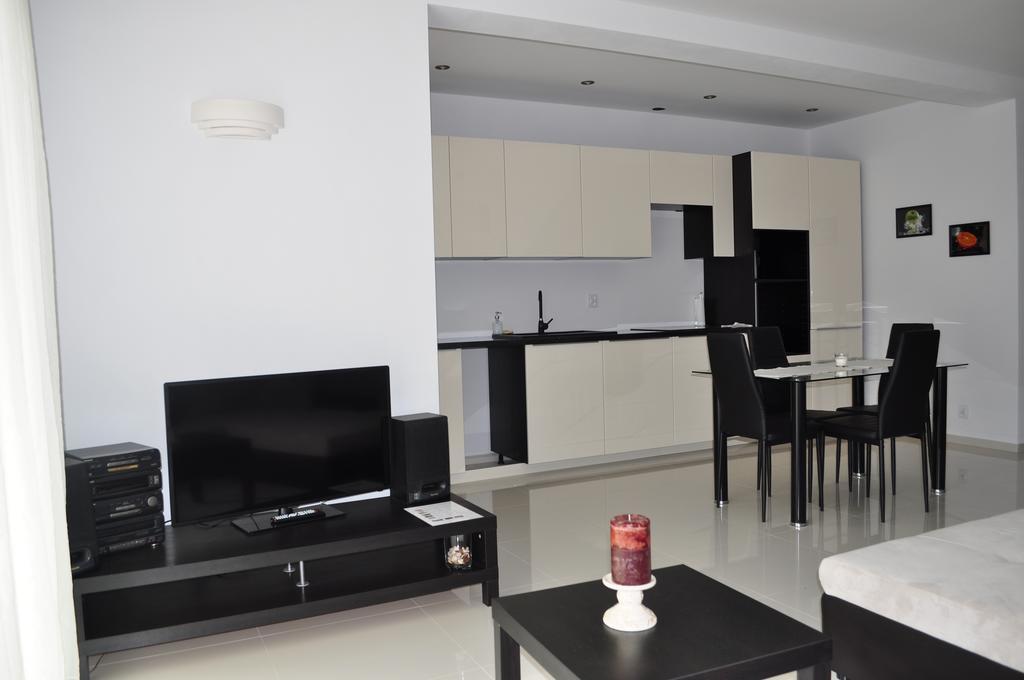Apartament Scorpion Modlin Czosnów エクステリア 写真