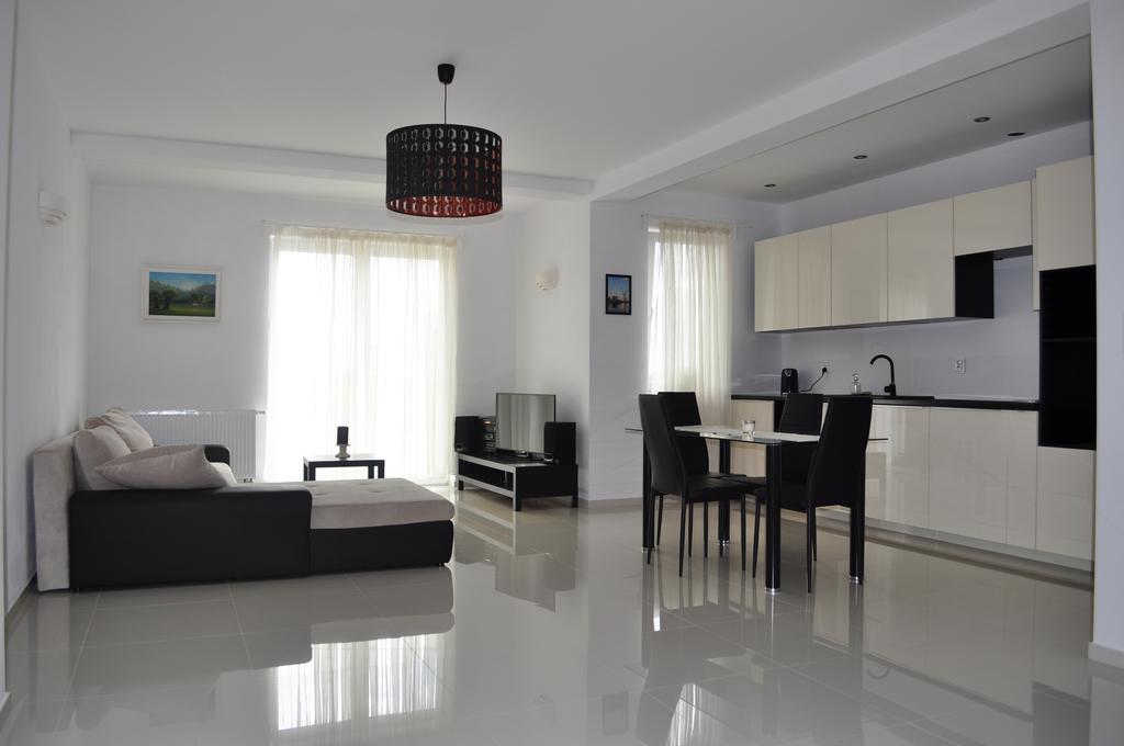 Apartament Scorpion Modlin Czosnów エクステリア 写真