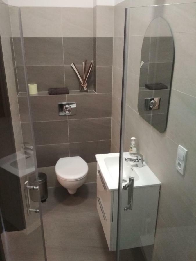 Apartament Scorpion Modlin Czosnów エクステリア 写真